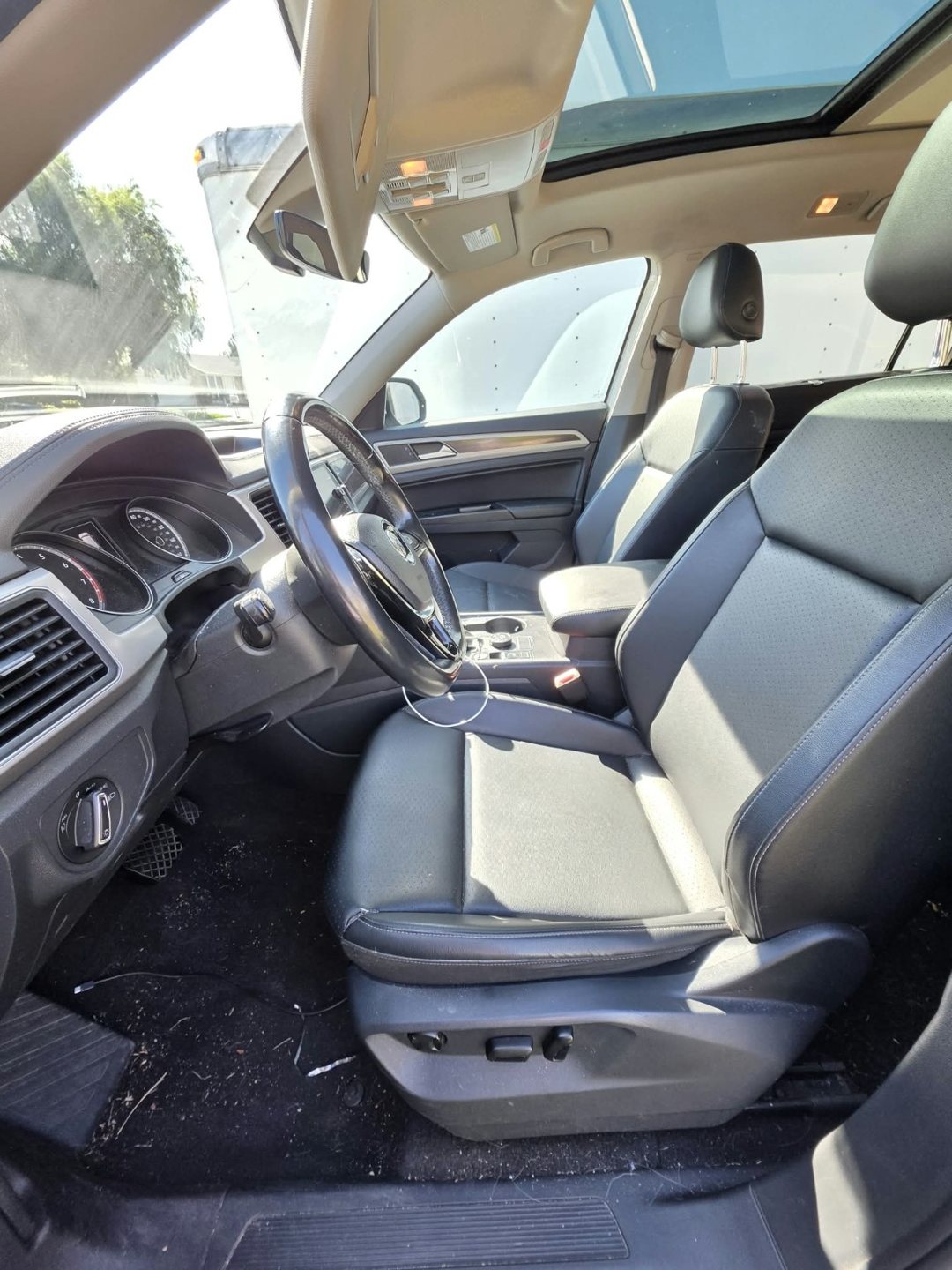 Volkswagen Atlas driver’s area before interior restoration